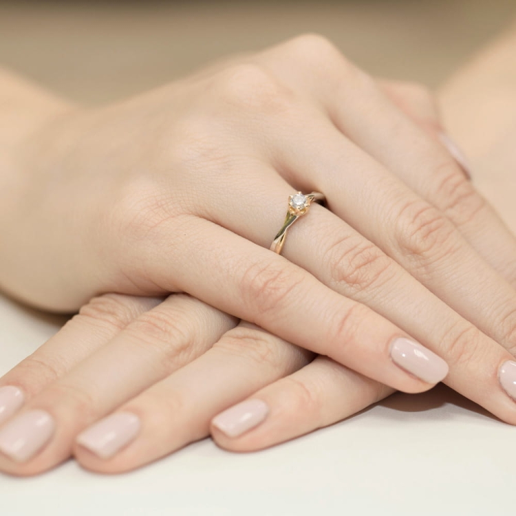 Pierścionek zaręczynowy z żółtego złota z diamentem 0,23ct Fire Of Love BW-340-0,23ct