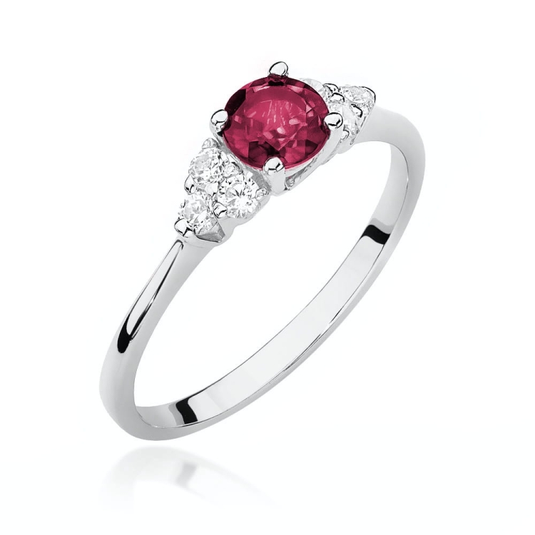 Pierścionek zaręczynowy z białego złota z rubinem i diamentami 0,18ct Fire Of Love BW-451-rubin-b