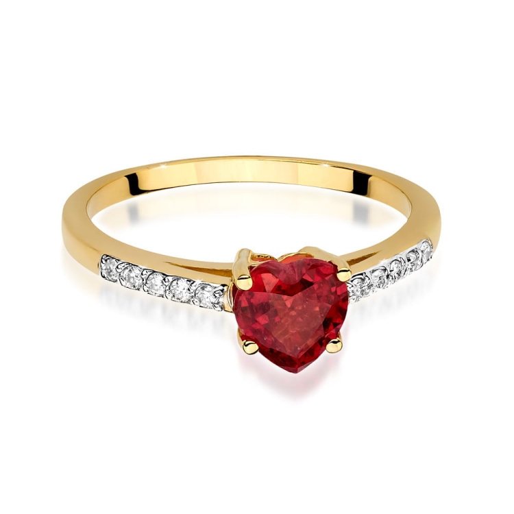 Pierścionek zaręczynowy z żółtego złota z rubinem i diamentami 0,10ct Fire Of Love BW-486