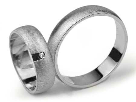 Obrączki ślubne z białego złota półokrągłe z cyrkonią 5mm Infinity I001-b