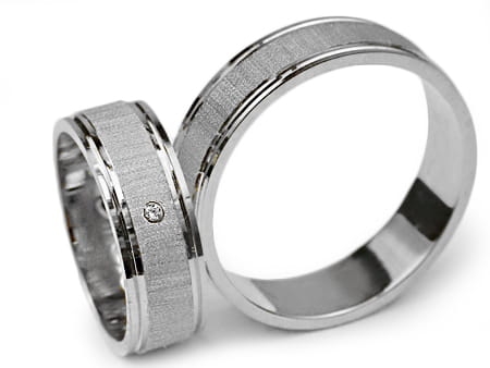 Przejdź do produktu Obrączki ślubne z białego złota płaskie z cyrkonią 6mm Infinity