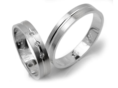 Obrączki ślubne z białego złota płaskie z cyrkoniami 4mm Lovely L069-b
